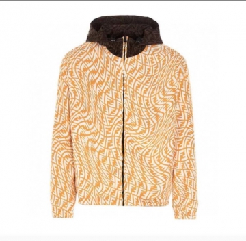 最新作 フェンデイ コート ボリューム感