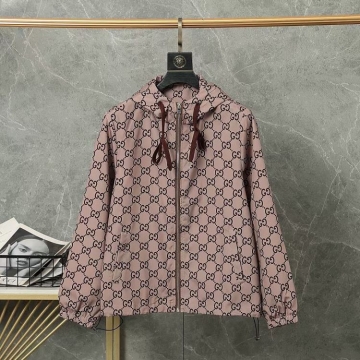 最新作 グッチ コート パワフル  