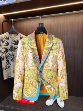 特選新作 ヴェルサーチ コート グローバルスタイル  