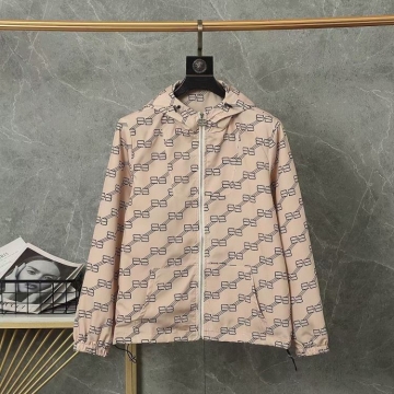 2025新作 バレンシアガ コート フューチャリスティック  