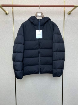 2025 モンクレール ナチュラル メンズ ダウンジャケット 身体を保温できる