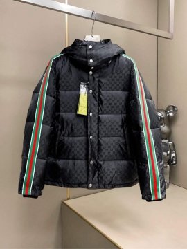 2025 グッチ おすすめ メンズ ダウンジャケット ファション性の高い