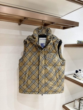2025 バーバリー シンプル ダウンプレミアムダウンジャケット  軽量ダウン