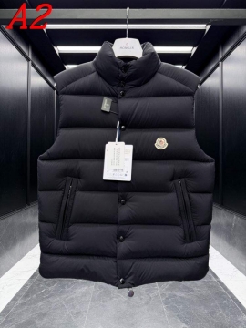 2025 モンクレール デートに メンズ ダウンジャケット 薄着でも十分過ごせるこの冬絶対に重宝する一着