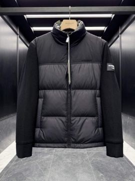 2025 バーバリー アフターサービス ダウンプレミアムダウンジャケット 撥水加工の施された
