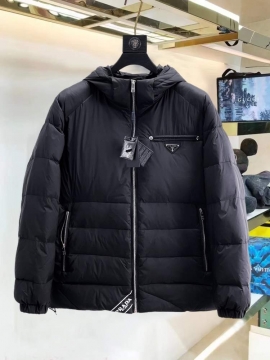 2025 プラダ 新商品 ダウンジャケット メンズ 防風性に優れ