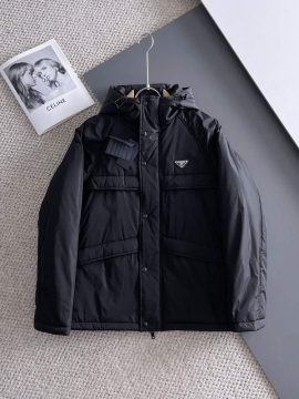 2025 プラダ すらり‌ メンズ ダウンジャケット 上品 极品