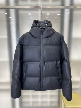 2025 プラダ お得 メンズ ダウンジャケット 防風効果いい