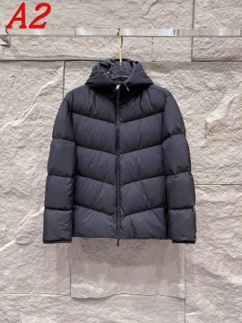 2025 モンクレール しなやかで着やせ メンズ ダウンジャケット 何にでも合わせ易く格好良く決まる