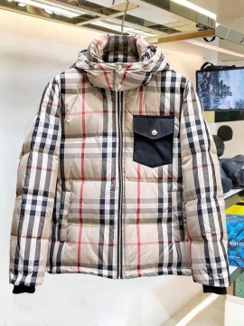 2025 バーバリー 特価 メンズ ダウンジャケット 着心地よい