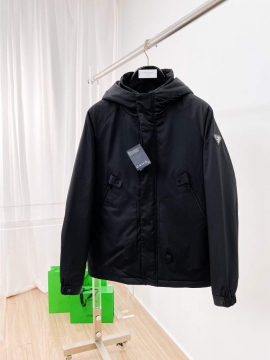 2025 プラダ ミニマル メンズ ダウンジャケット 光沢のある