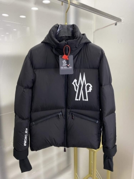 2025 モンクレール 在庫僅少 ダウンジャケット メンズ 肌触り柔らかく