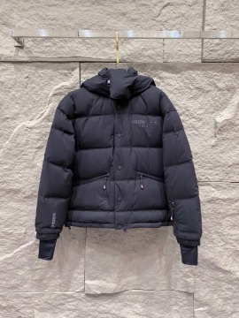 2025 モンクレール 高密度ダウン メンズ ダウンジャケット 自信有りの一着