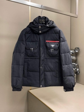 2025 プラダ 値下げ ダウンジャケット メンズ 防風性にも優れた