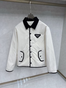 2025冬新作 三寒四温の季節に プラダ 綿入れ ユニーク 