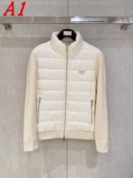 2025 プラダ ‌フィット感‌ ダウンジャケット メンズ 光沢のある
