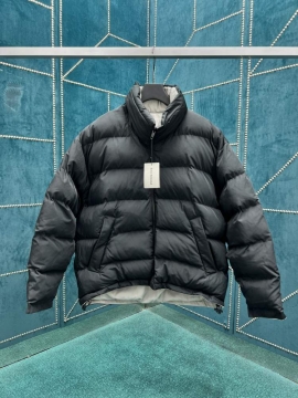両面可用 バレンシアガ 新作 メンズ ダウンジャケット 高級感を引き立てる