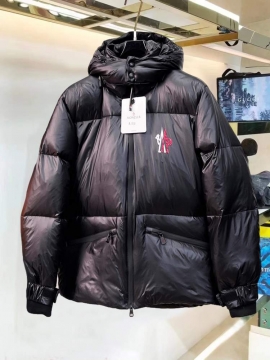 2025 モンクレール 激安 ダウンプレミアムダウンジャケット 光沢のある