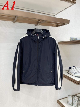 2025 モンクレール サラッと ダウンプレミアムダウンジャケット 保湿性の向上