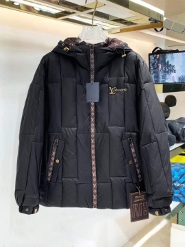 2025 ルイヴィトン エレガント ダウンジャケット メンズ 寒さに打ち勝つ