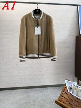 2025 モンクレール 限定 ダウンプレミアムダウンジャケット 程よい光沢感がある