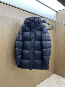 2025 フェンデイ セール ダウンジャケット メンズ シルエットの美しい服