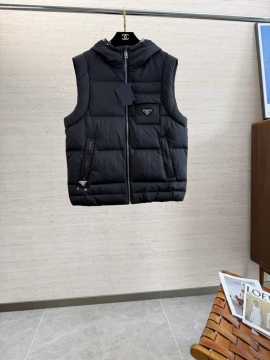 2025 プラダ 高品質 ダウンジャケット メンズ 首周りもあったかい