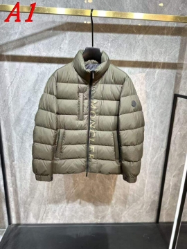 2025 モンクレール 新商品 メンズ ダウンジャケット 柔らかい