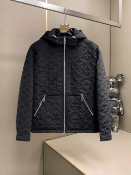 2025 ルイヴィトン すらり‌ ダウンプレミアムダウンジャケット 腰の括れ