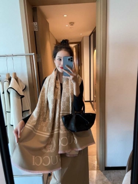 2025新作 グッチ ショール 注目 男女兼用