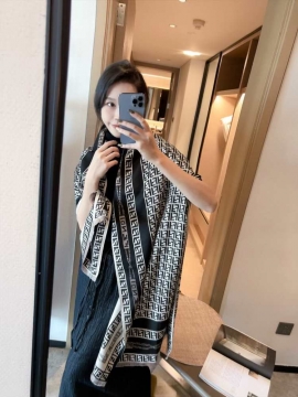 2025FW フェンデイ ショール 新登場 男女兼用