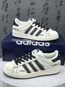 2026秋冬 SUPREME スニーカー  ユースカルチャー