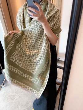 2025秋冬 フェンデイ ショール 高級感 男女兼用