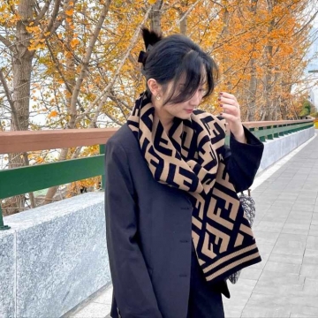 2025FW フェンデイ ショール リピーター 男女兼用