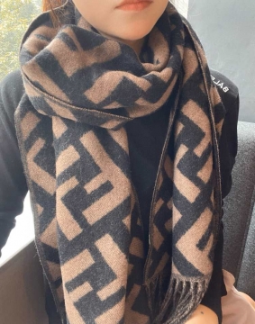 2025FW フェンデイ ショール ネット限定 男女兼用 