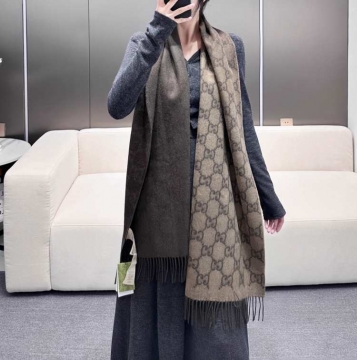 2025新作 グッチ ショール 人気 男女兼用