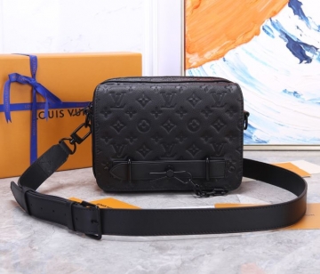 最新で完売確実2026SSルイヴィトンメンズバッグ