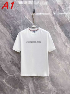 NEW ARRIVAL モンクレール 【クール&カジュアル】 エッジーなTシャツ ストリート系 着回し自在
