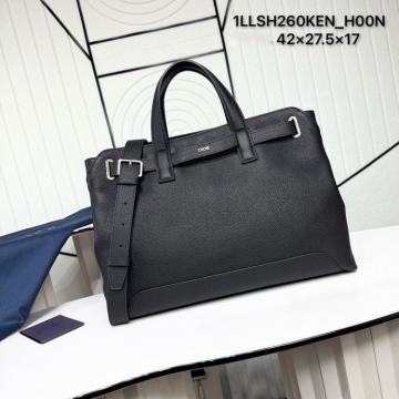 新作コレクションを見る2026新品ディオールメンズバッグ