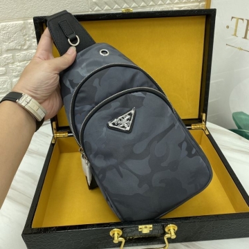 春夏の流行り2026新品2026SSプラダメンズバッグ