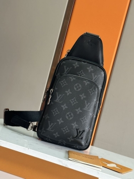 完売品夏に大活躍間違いなし2026新作ルイヴィトンメンズバッグ