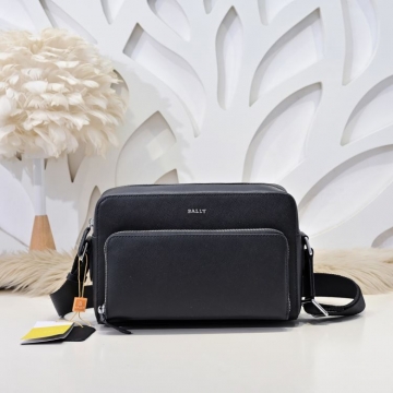 人気モデル愛用2026新作バレンシアガメンズバッグ