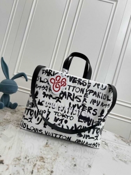 定番が欲しい方2026新作ルイヴィトンメンズバッグ