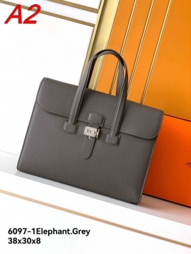 夏のコーデにぴったり2026新作エルメスメンズバッグ