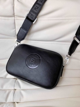 今年も人気2026新品フェンデイメンズバッグ