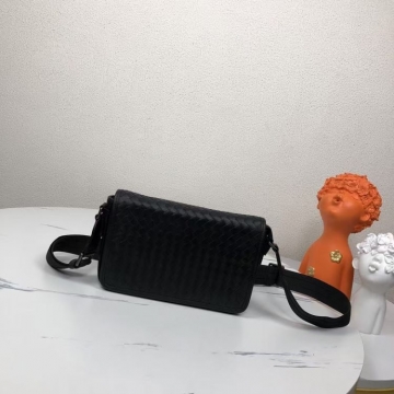 送料込み 希少品2026SSボッテガヴェネタメンズバッグ