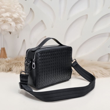 最新で完売確実2026新作ボッテガヴェネタメンズバッグ