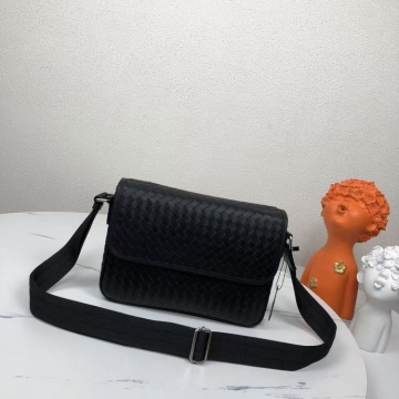 今年春夏ファション流行り2026新作ボッテガヴェネタメンズバッグ