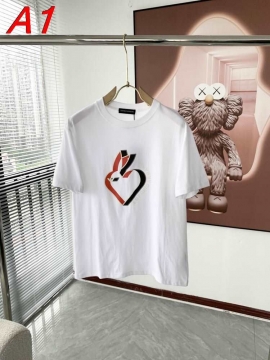 2026年春夏 アルマーニ 【ストリート系】 トレンドトップTシャツ クール&カジュアル 着回し自在