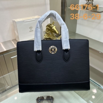 ギフト最適期間限定2026新品ヴェルサーチメンズバッグ